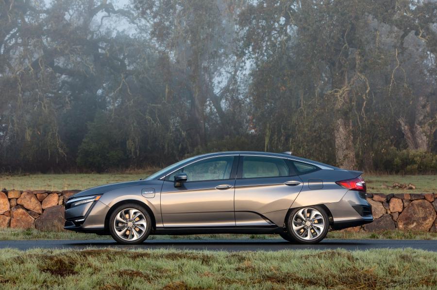  Honda Clarity Plug-In Hybrid 2017 года  (NA) (фото 42 из 84)
